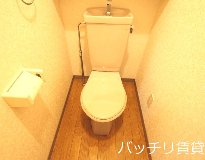 トイレ　別号室タイプの為現状を優先いたします