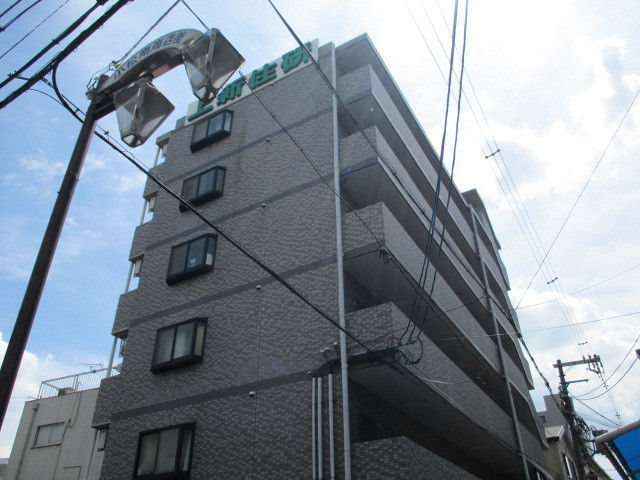建物外観　タイル貼りのきれいな外観です