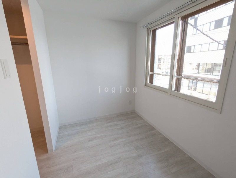 その他部屋・スペース　日当たりの良い明るいお部屋です。