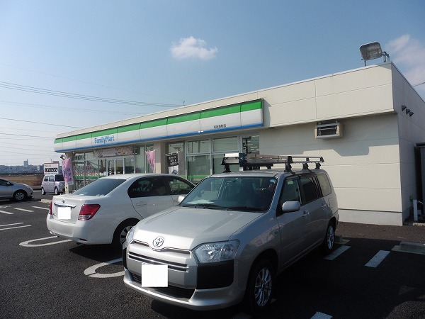 コンビニ　ファミリーマート 刈谷港町店（コンビニ）まで647m