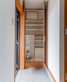 玄関　広々とした玄関部分