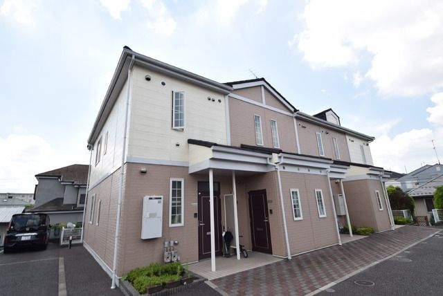 建物外観　★　日当たりのいい閑静な住宅街にある、お洒落なアパートです…