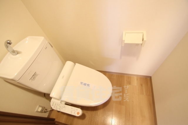 南海本線 堺駅 徒歩12分 8階建 築13年のトイレ写真