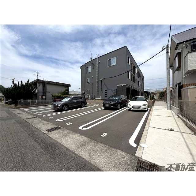 駐車場　駐車場