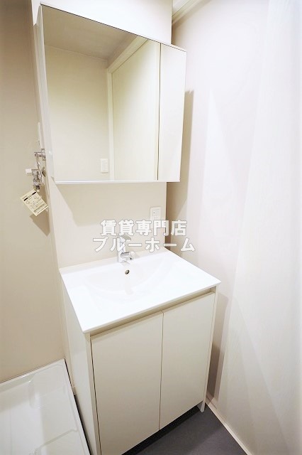 洗面設備　独立洗面台です！