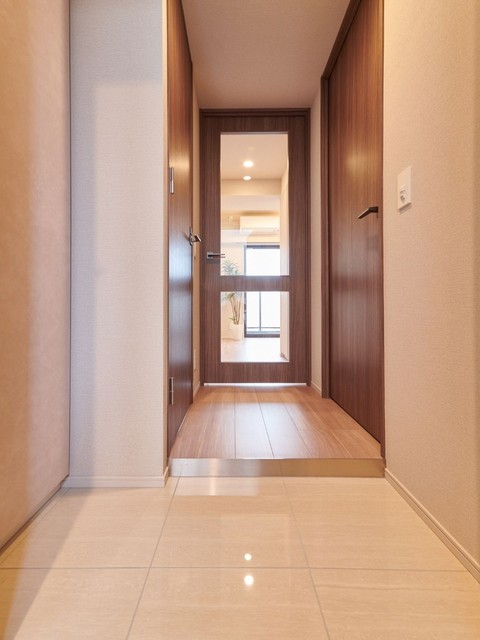 玄関　※写真は同タイプ住戸です。