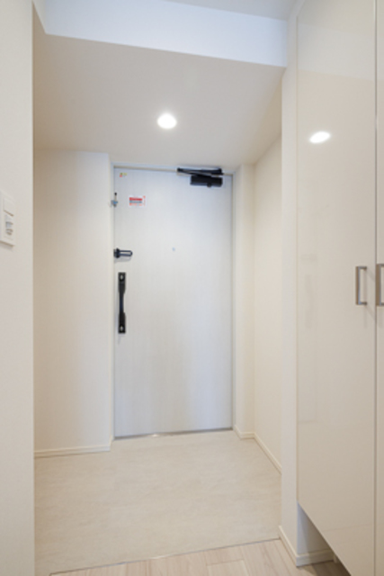 玄関　※写真は同タイプ住戸です。