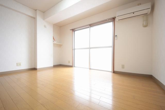 居室・リビング　※同タイプ部屋の写真です。