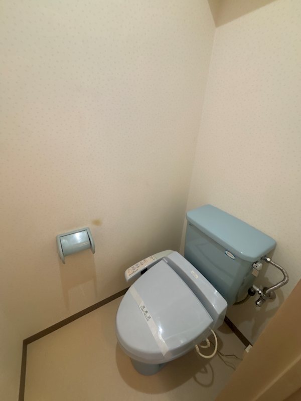 富山地鉄富山市内線 西中野駅 徒歩13分 4階建 築37年のトイレ写真