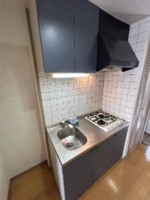 キッチン　２口システムキッチン※別号室の参考写真になります。