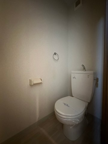 ＪＲ東海道本線 茨木駅 徒歩12分 2階建 築18年のトイレ写真