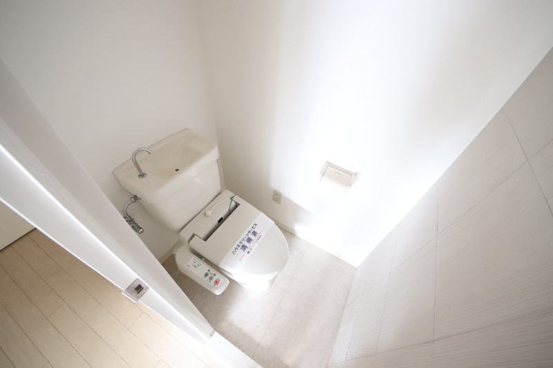阪急神戸線 西宮北口駅 徒歩11分 3階建 築37年のトイレ写真