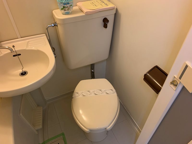 トイレ　別号室参考写真