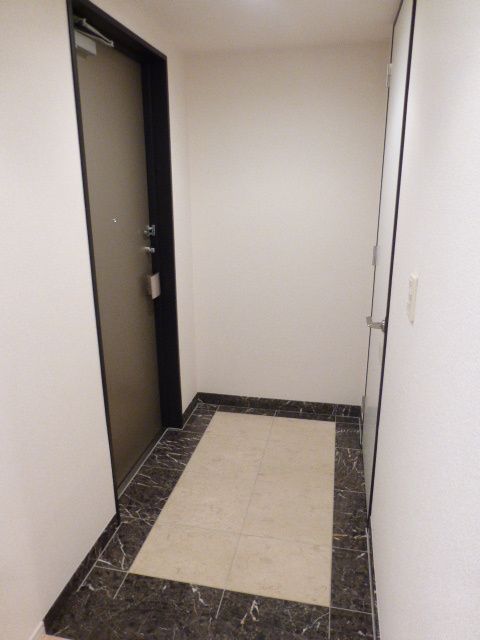 玄関　ゆったりとした玄関です
