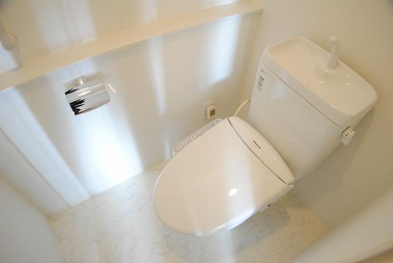 トイレ　なんばグランドマスターズタワー　温水洗浄便座