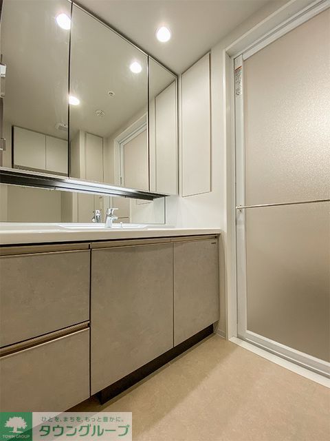 洗面設備　※写真は同タイプ住戸です。