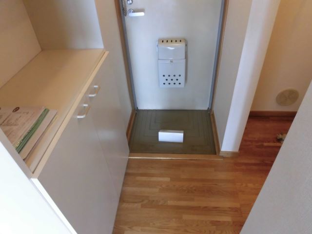 玄関　シューズＢＯＸ付きの玄関