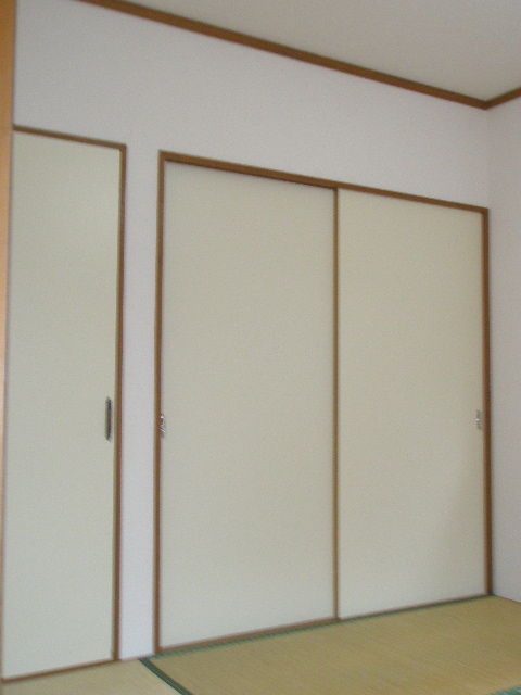 収納　フローリングに変更しました