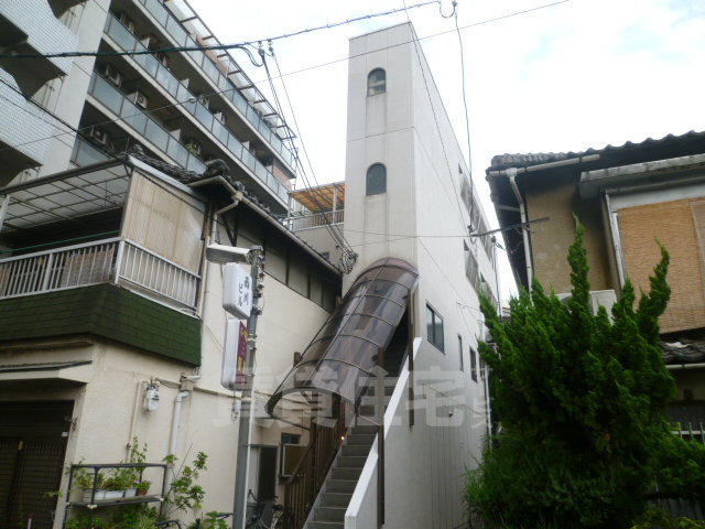 大阪市住之江区粉浜西のマンションの建物外観