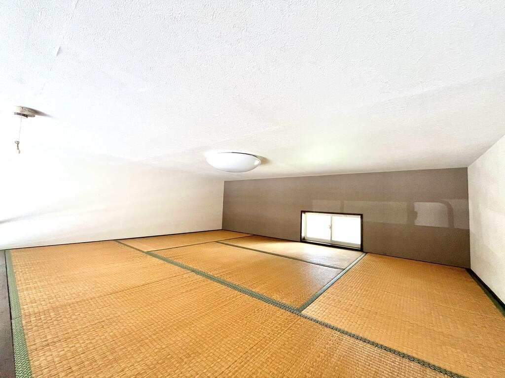 その他部屋・スペース　ロフトも広々畳6帖分スペースあり
