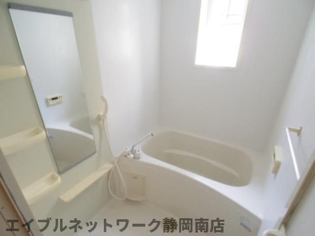 バス・シャワールーム　ゆったり過ごせるお風呂です