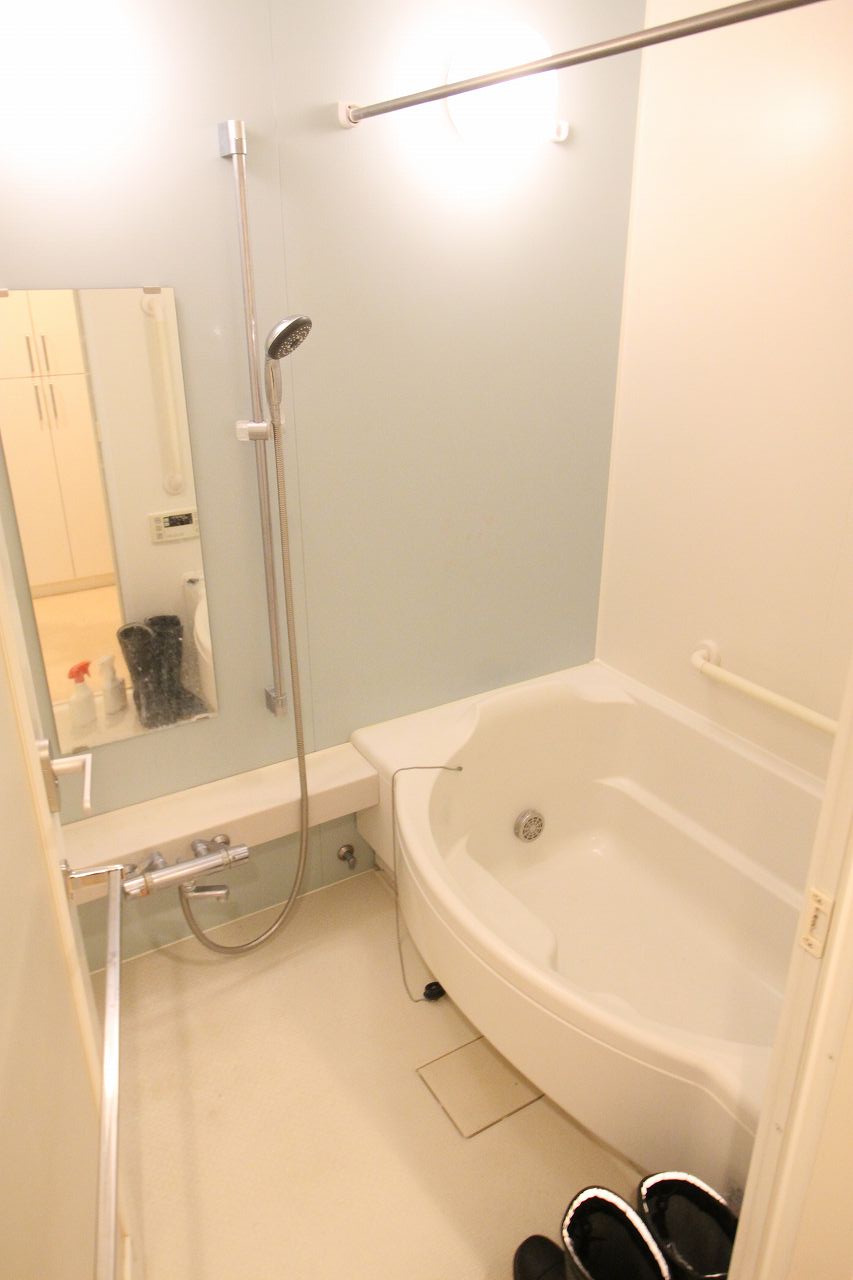 バス・シャワールーム　リフォーム中の時の写真です