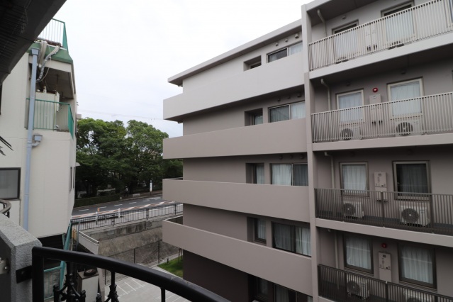 【茨木市上中条のマンションの眺望】