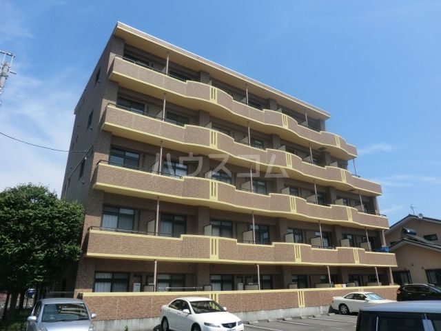 静岡市駿河区西脇のマンションの建物外観