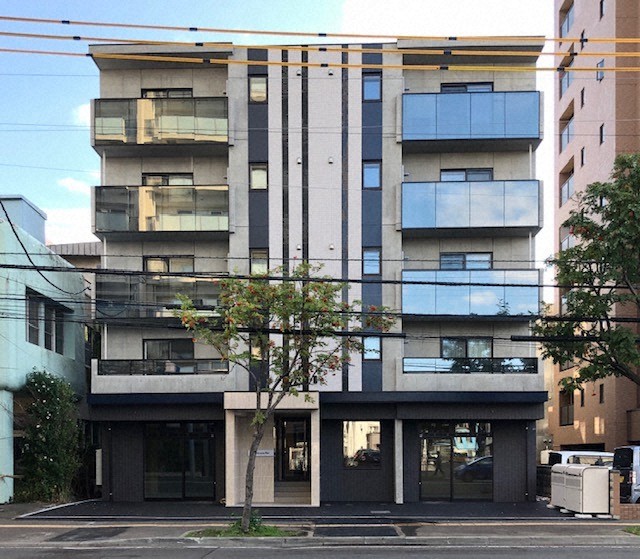 札幌市中央区北四条西のマンションの建物外観