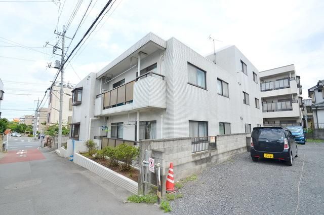 蓮田市東のマンションの建物外観