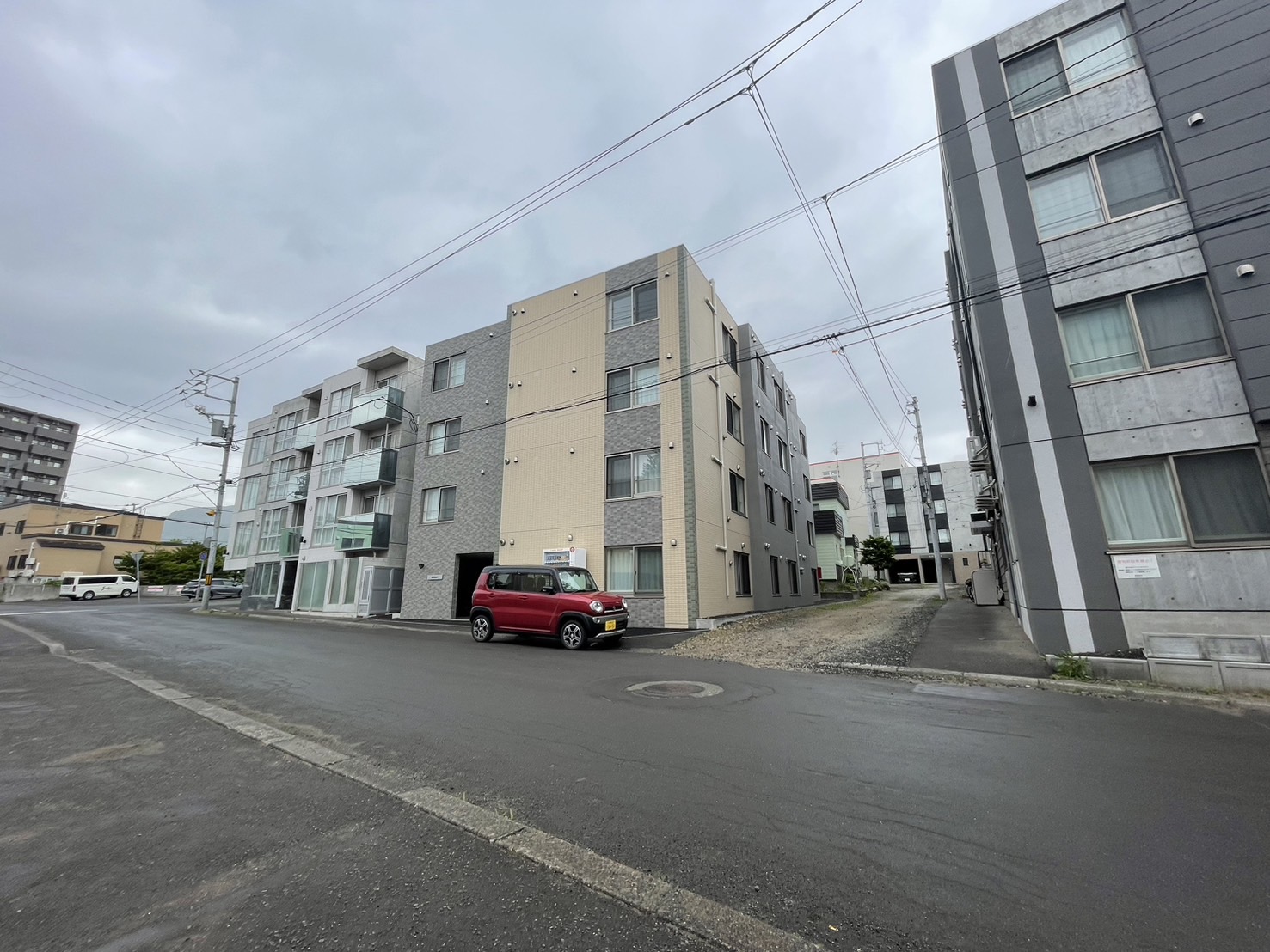 札幌市手稲区手稲本町二条のマンションの建物外観