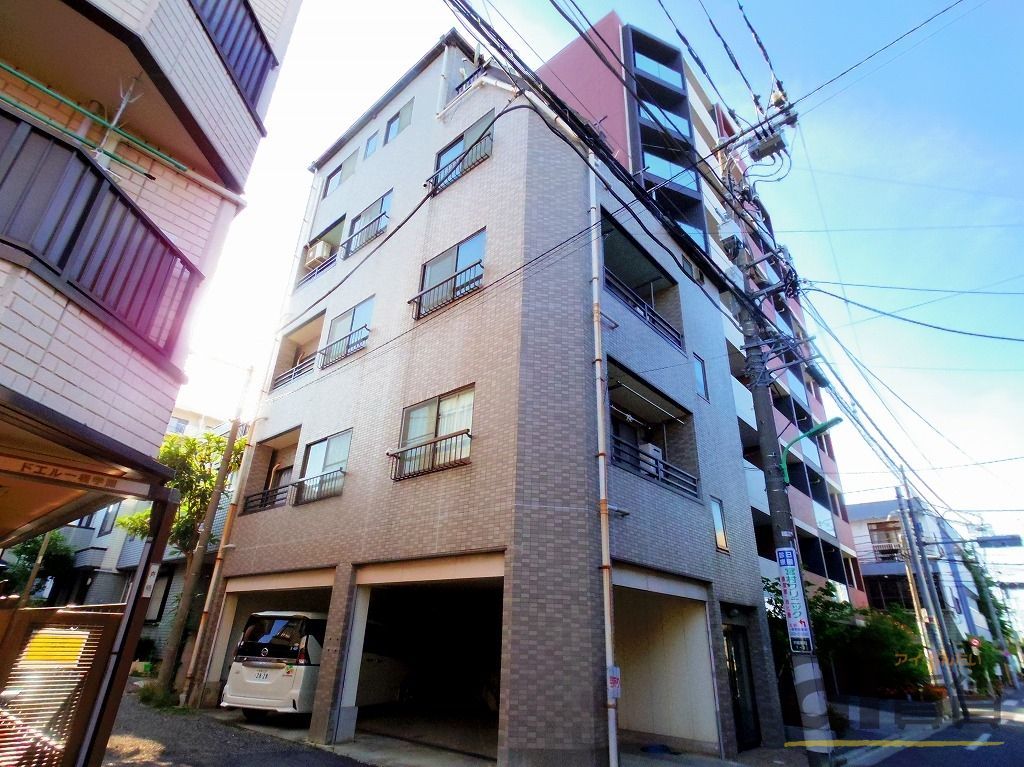 小平市学園東町のマンションの建物外観