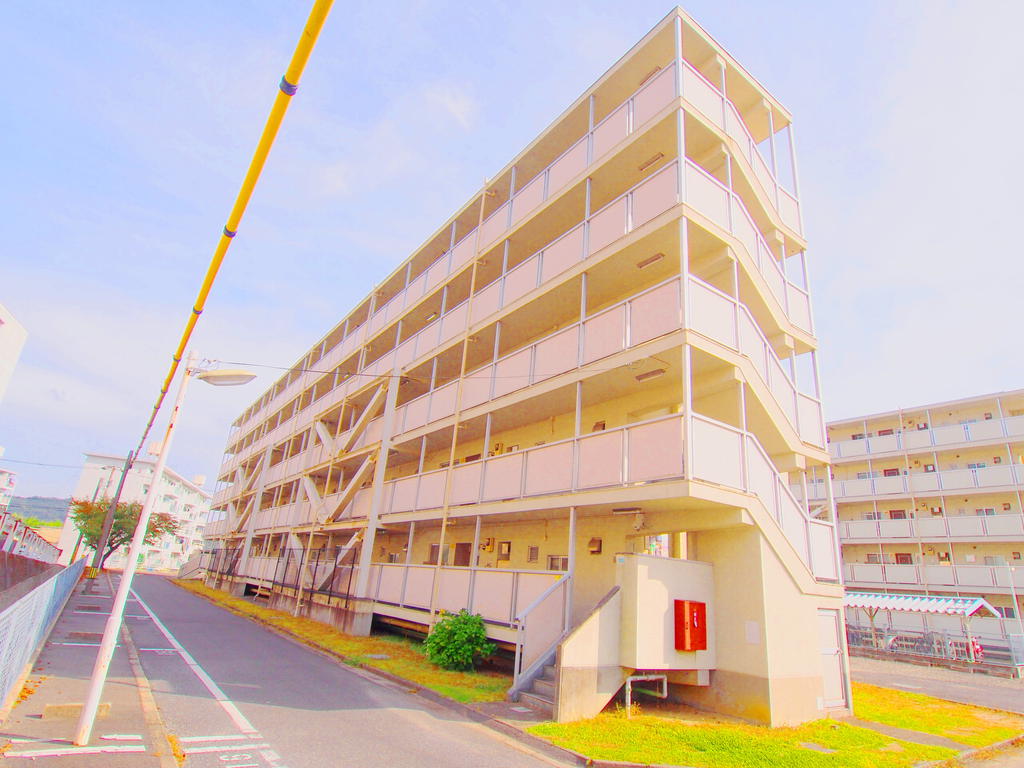 呉市焼山宮ヶ迫のマンションの建物外観