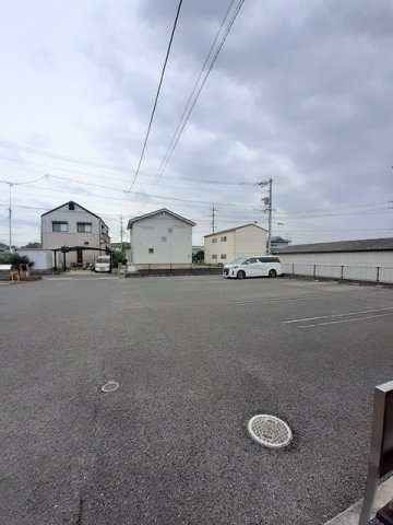 【福山市駅家町大字法成寺のアパートの駐車場】