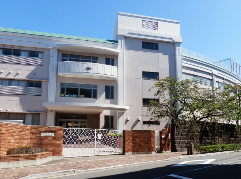 【BRICK　RESIDENCE　南青山の小学校】