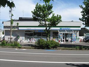 コンビニ　ファミリーマート（コンビニ）まで385m