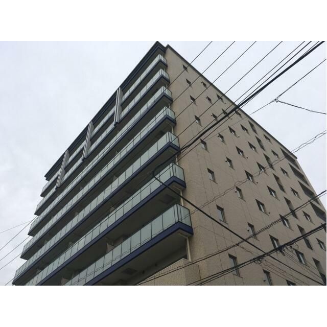 平塚市見附町のマンションの建物外観