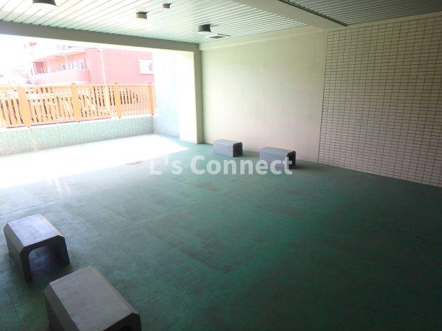 その他共有部分　1階にはドッグランがあります。