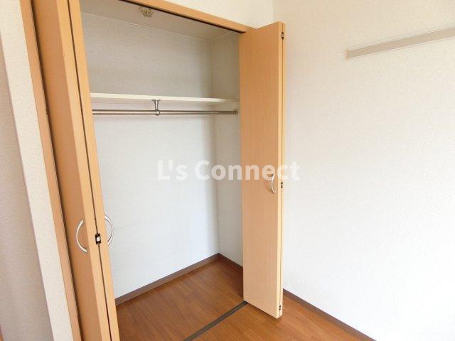 収納　クローゼットでお荷物もすっきり収納。