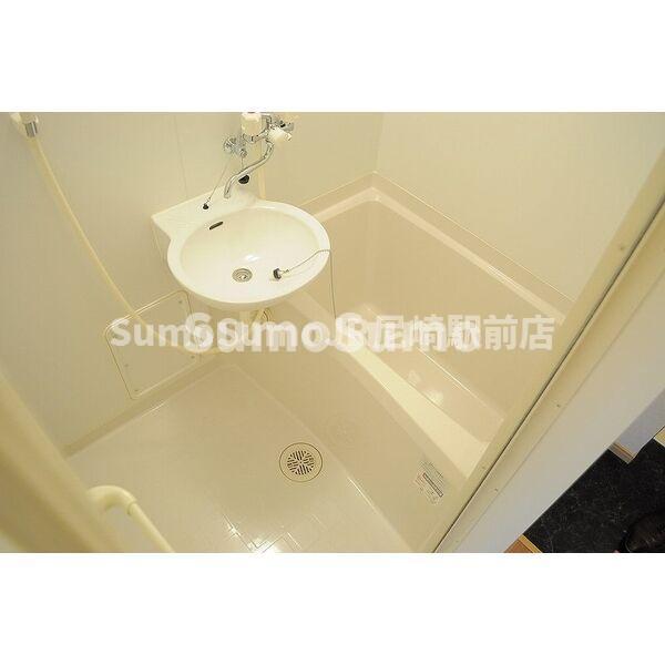 バス・シャワールーム　コンパクトで使いやすいお風呂です