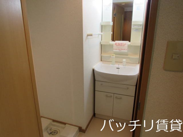 洗面設備　同型タイプの為、現状を優先いたします