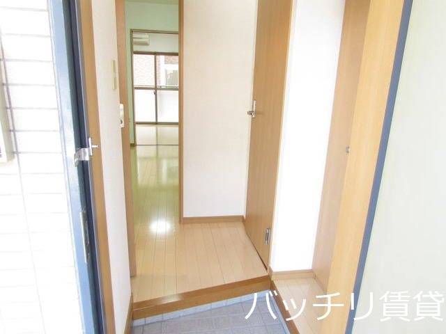 玄関　同型タイプの為、現状を優先いたします