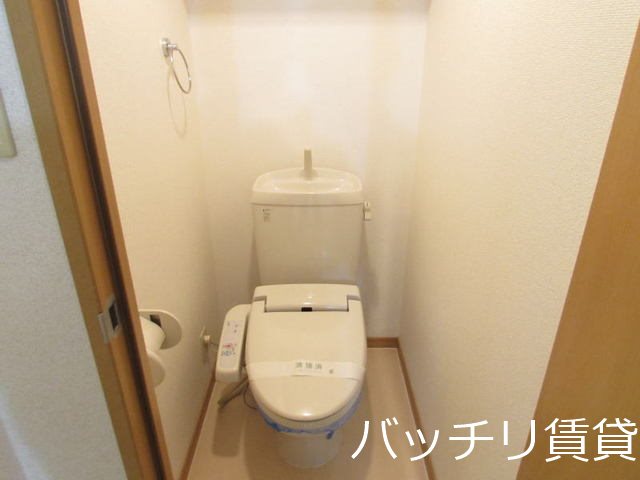 トイレ　同型タイプの為、現状を優先いたします
