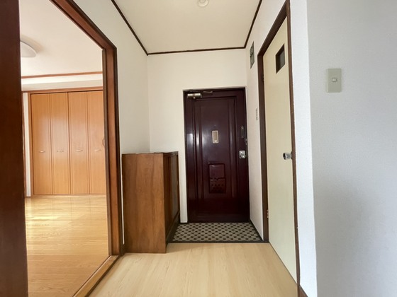 玄関　※別号室の写真です。