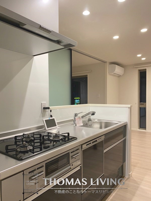 キッチン　食器洗浄乾燥機付きのシステムキッチンです。