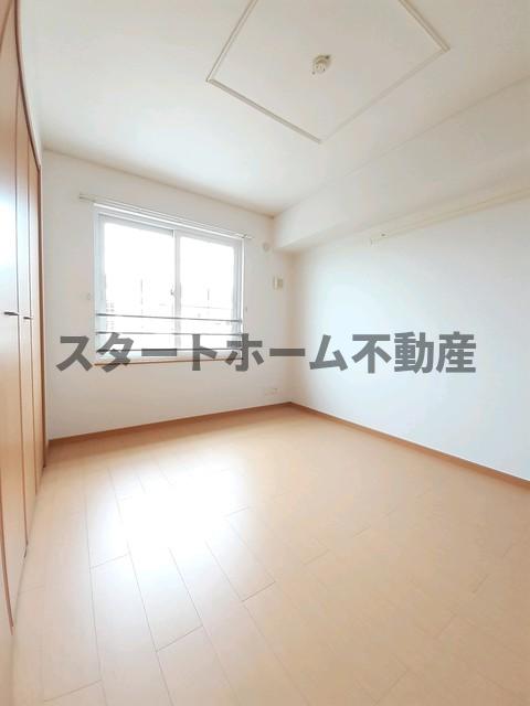 その他部屋・スペース　使い勝手のいい寝室です