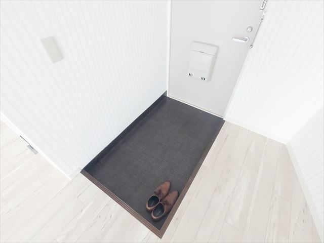 玄関　玄関スペースは十分にございます。