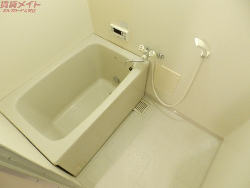 バス・シャワールーム　同型参考写真