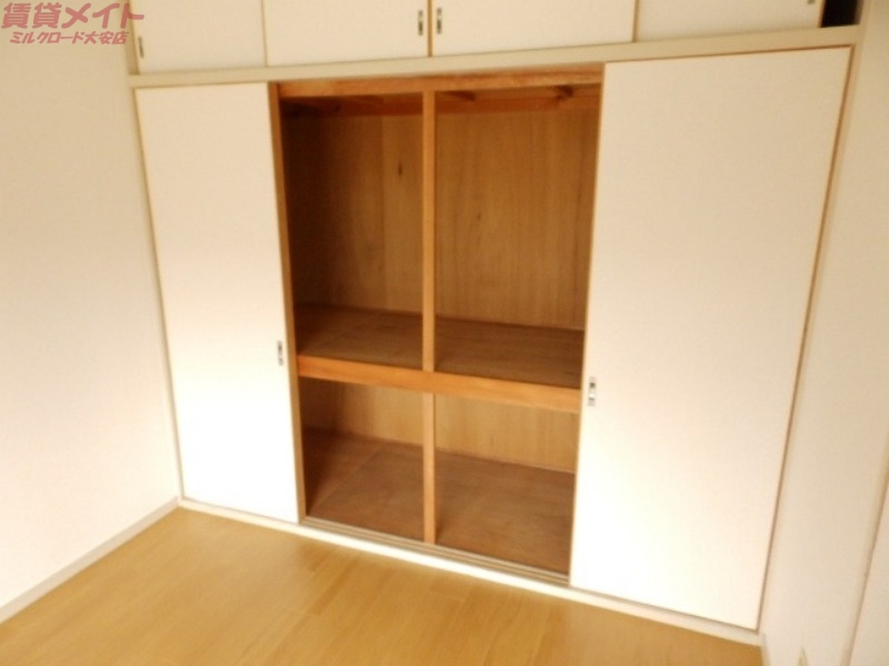 収納　同型参考写真