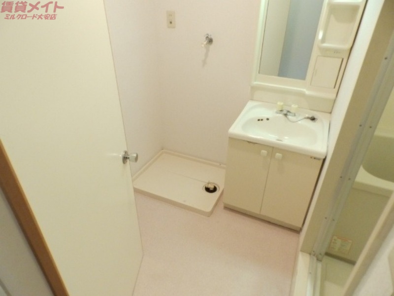 洗面設備　同型参考写真